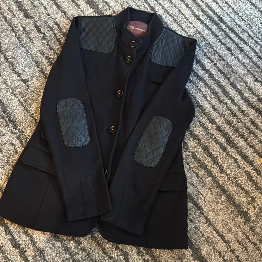 Like new 525 America 100% Cotton & Genuine Leather blazer with pockets 🎈🎈🎈M